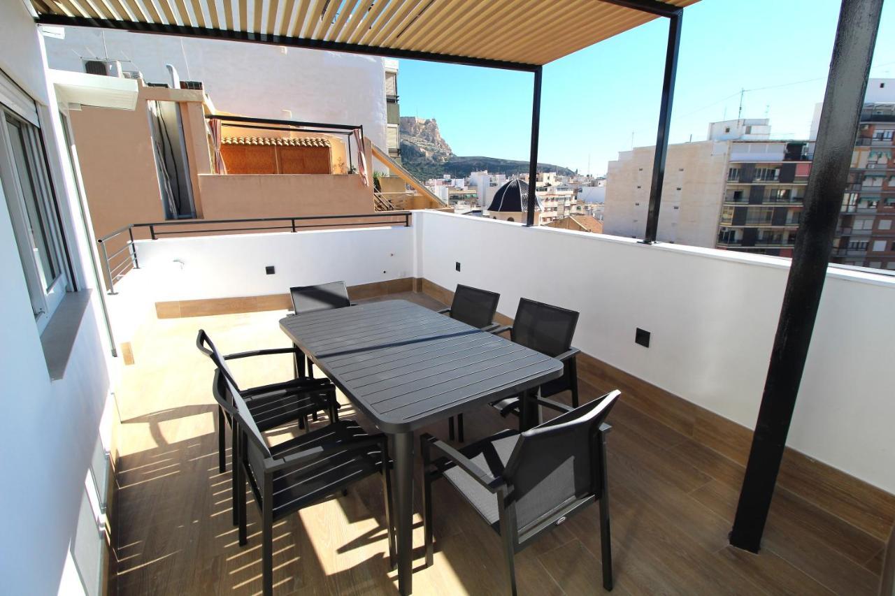 Atico Loft De Lujo Con Terraza Espectacular Y Vista A Los 2 Castillos Lejlighed Alicante Eksteriør billede