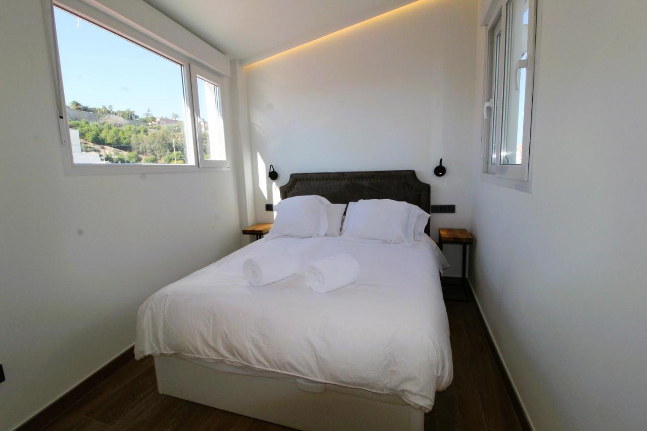 Atico Loft De Lujo Con Terraza Espectacular Y Vista A Los 2 Castillos Lejlighed Alicante Eksteriør billede